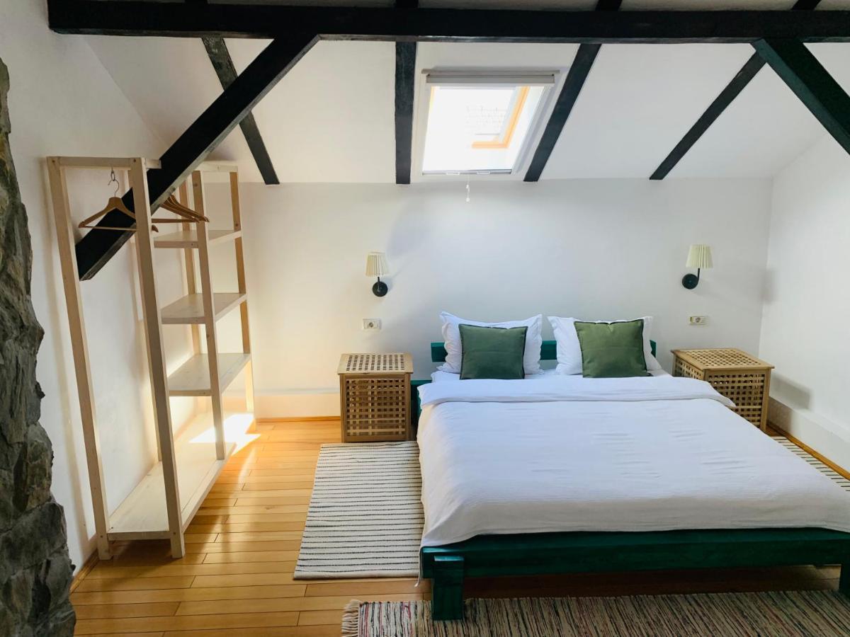 Casa "La Moara Din Gradina" Hotel Eftimie Murgu Екстериор снимка