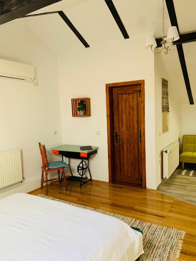 Casa "La Moara Din Gradina" Hotel Eftimie Murgu Екстериор снимка