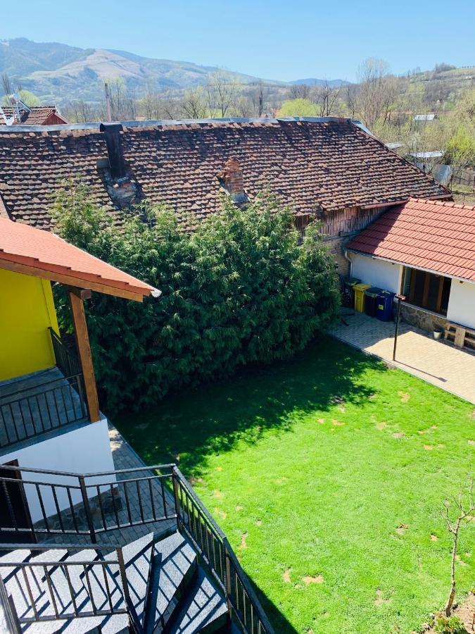 Casa "La Moara Din Gradina" Hotel Eftimie Murgu Екстериор снимка