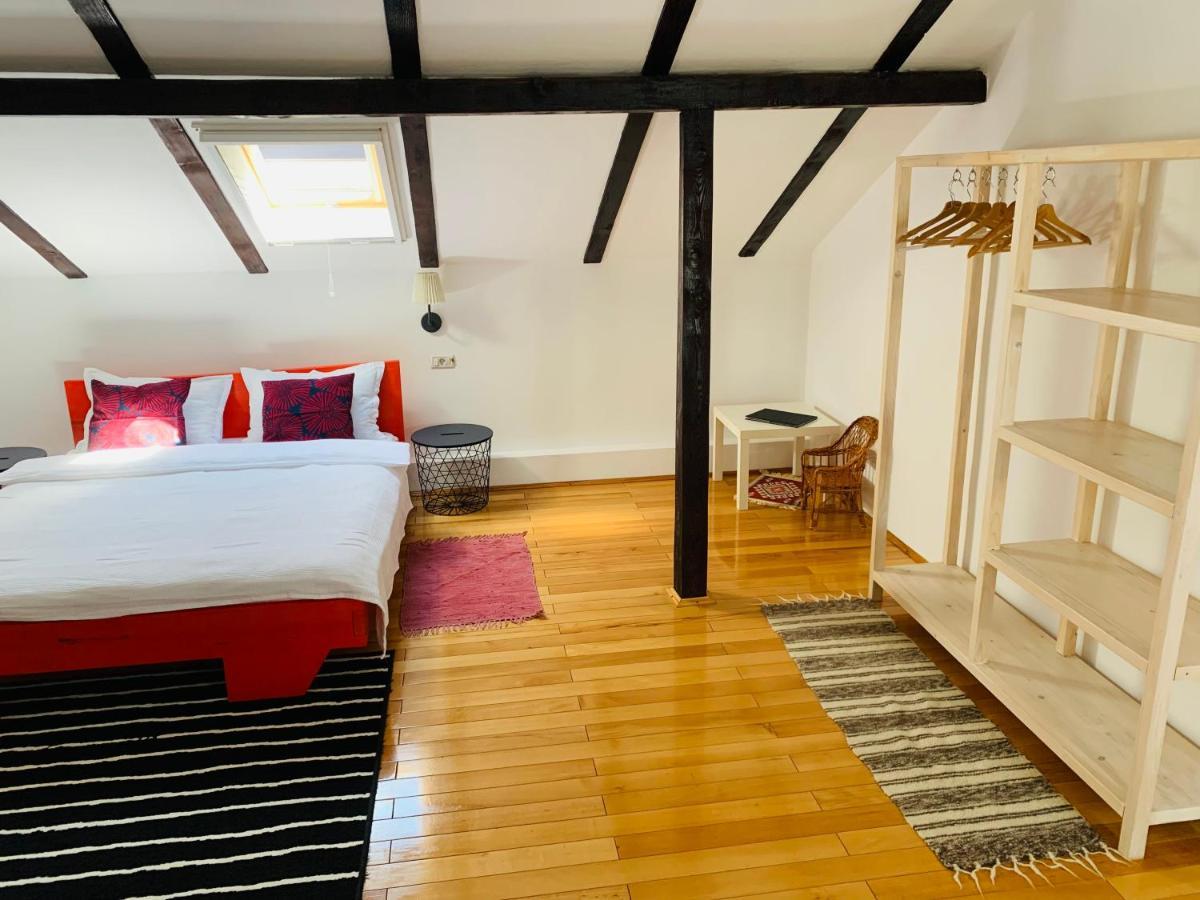 Casa "La Moara Din Gradina" Hotel Eftimie Murgu Екстериор снимка