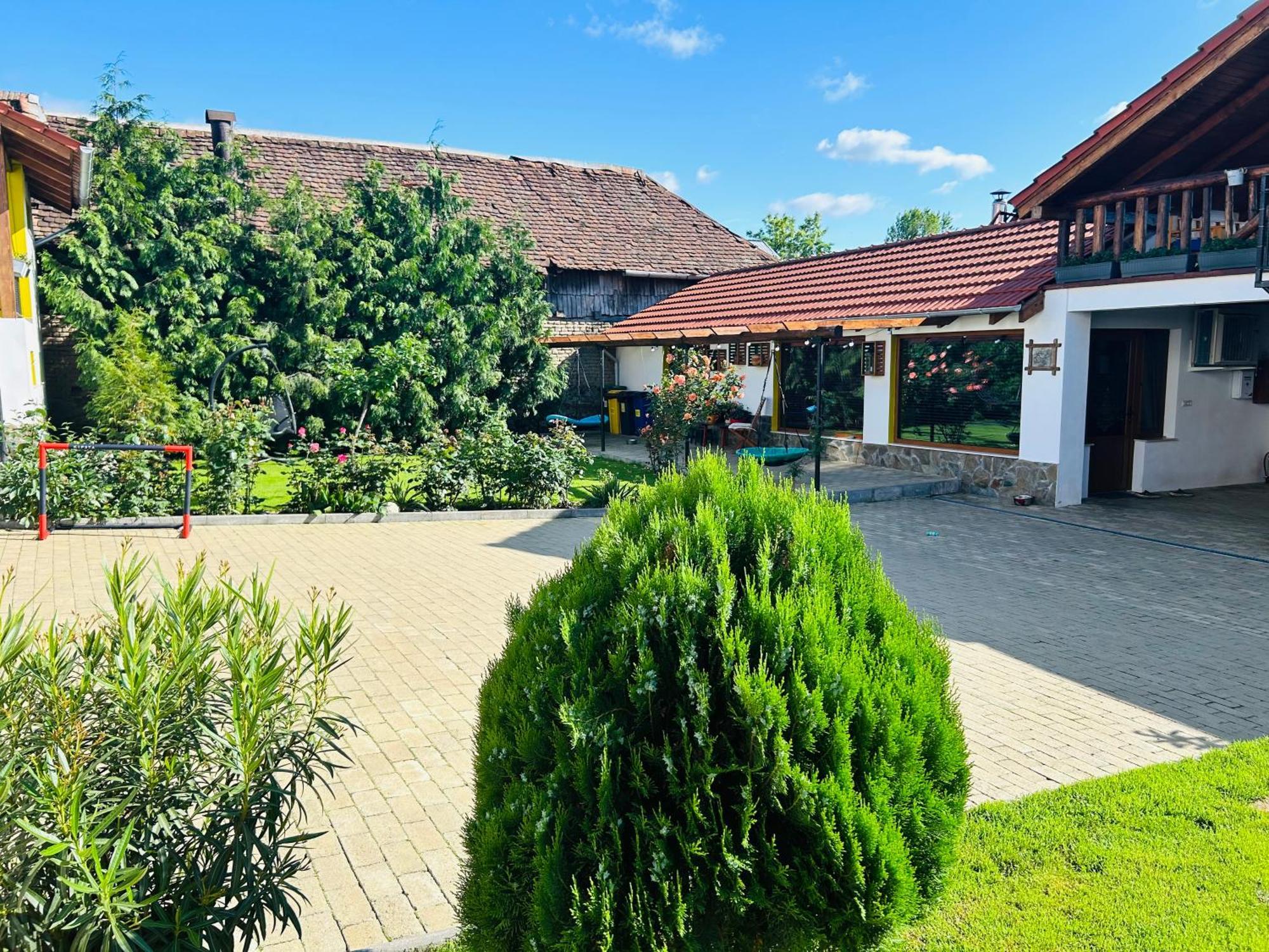 Casa "La Moara Din Gradina" Hotel Eftimie Murgu Екстериор снимка