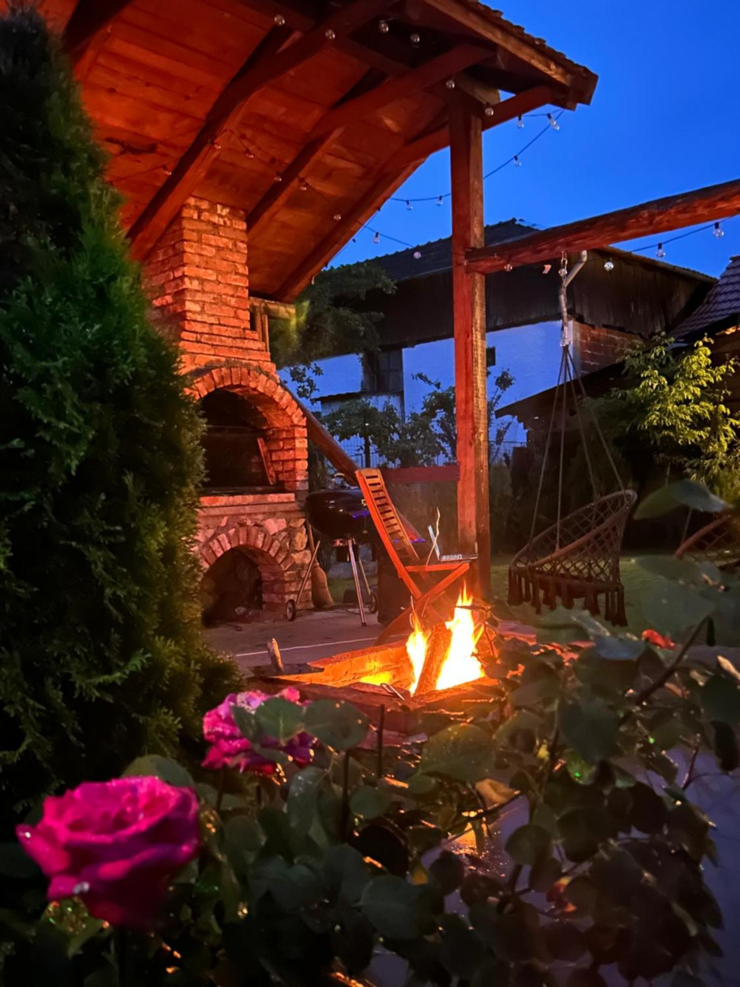 Casa "La Moara Din Gradina" Hotel Eftimie Murgu Екстериор снимка