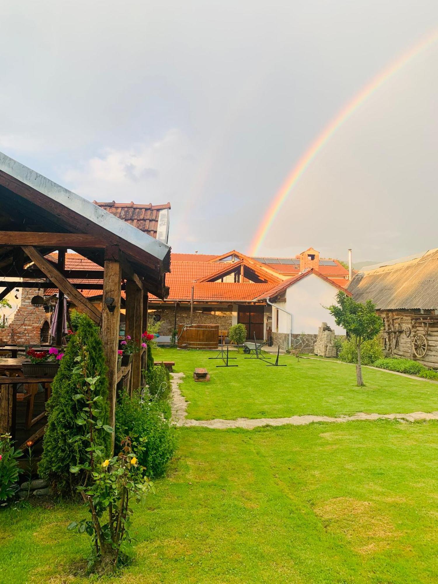 Casa "La Moara Din Gradina" Hotel Eftimie Murgu Екстериор снимка
