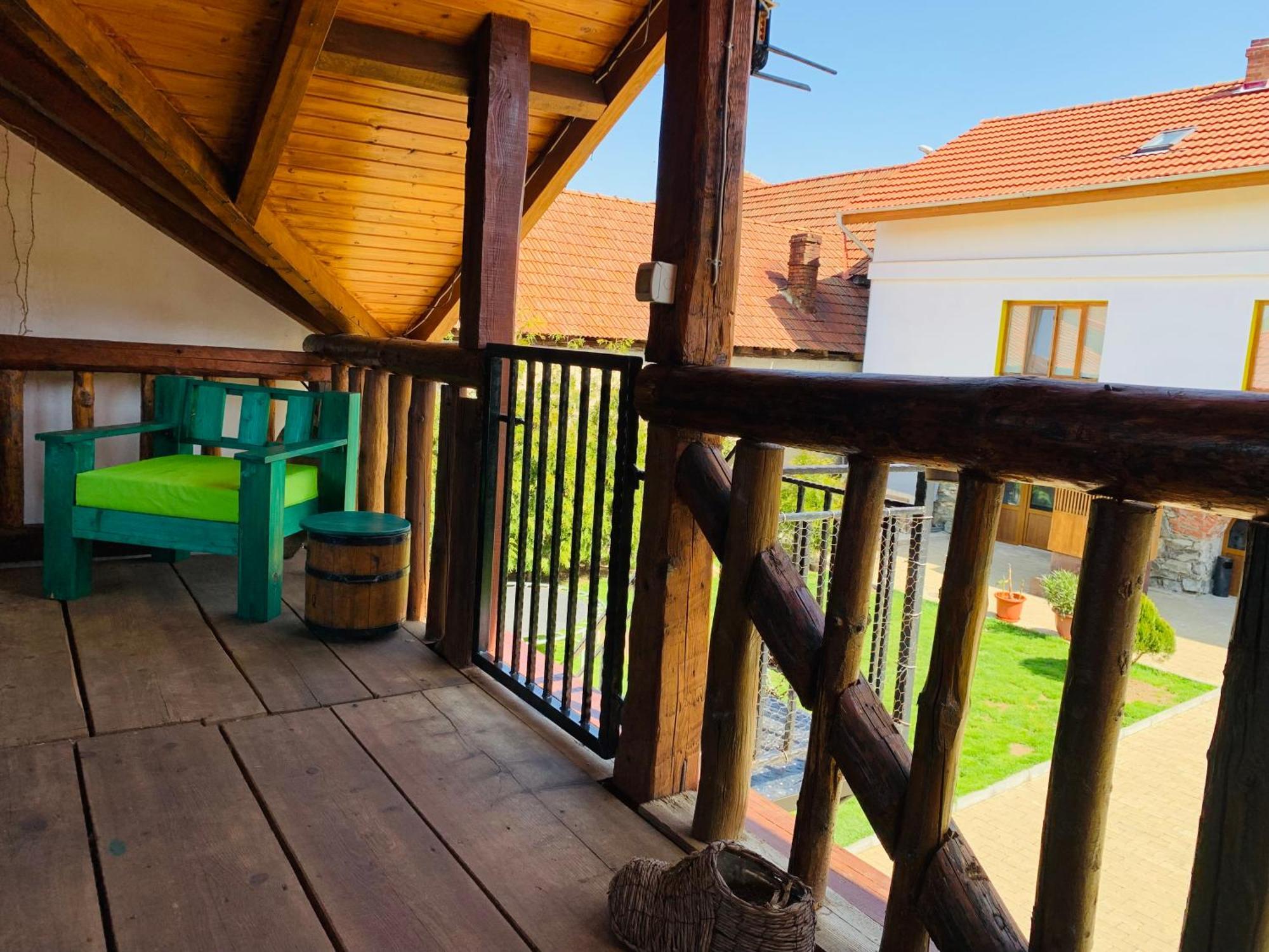 Casa "La Moara Din Gradina" Hotel Eftimie Murgu Екстериор снимка