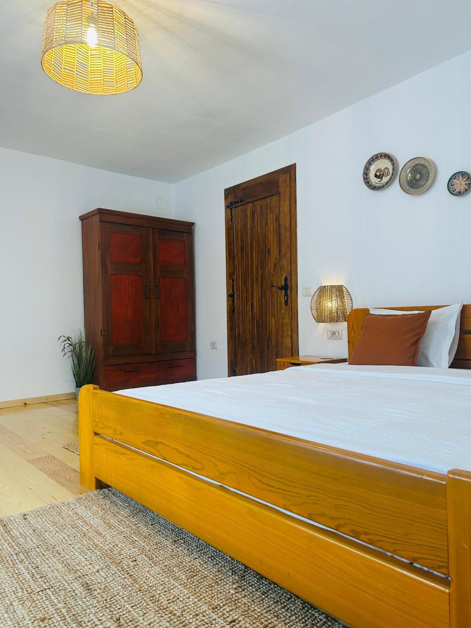 Casa "La Moara Din Gradina" Hotel Eftimie Murgu Екстериор снимка